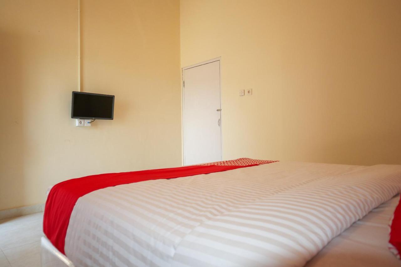 Oyo 2202 Delima Guest House Syariah Padang  Esterno foto