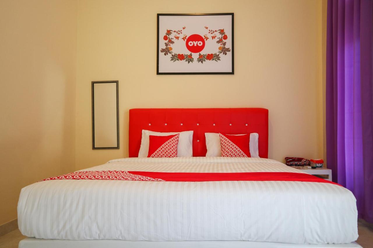 Oyo 2202 Delima Guest House Syariah Padang  Esterno foto